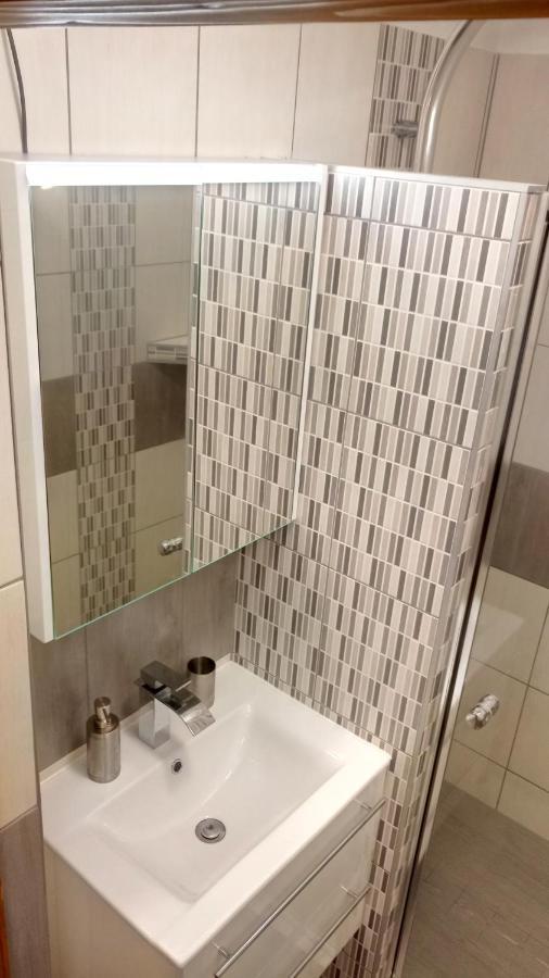 Golden Apartman Orosháza Εξωτερικό φωτογραφία