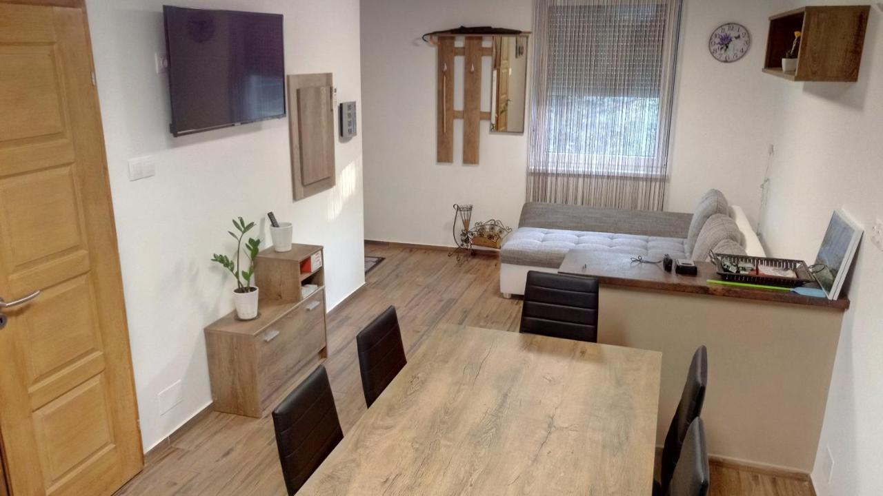 Golden Apartman Orosháza Εξωτερικό φωτογραφία