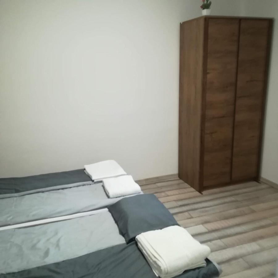 Golden Apartman Orosháza Εξωτερικό φωτογραφία
