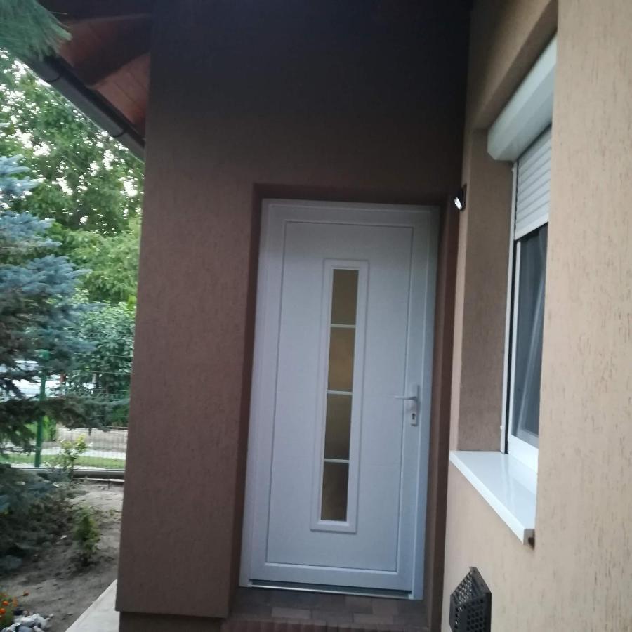 Golden Apartman Orosháza Εξωτερικό φωτογραφία