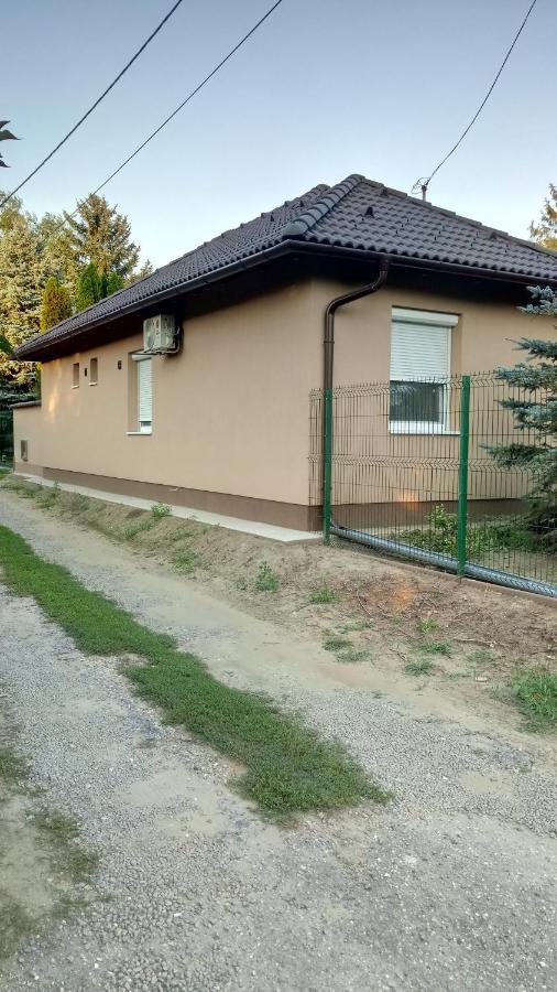 Golden Apartman Orosháza Εξωτερικό φωτογραφία