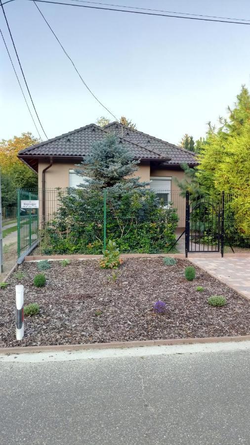 Golden Apartman Orosháza Εξωτερικό φωτογραφία