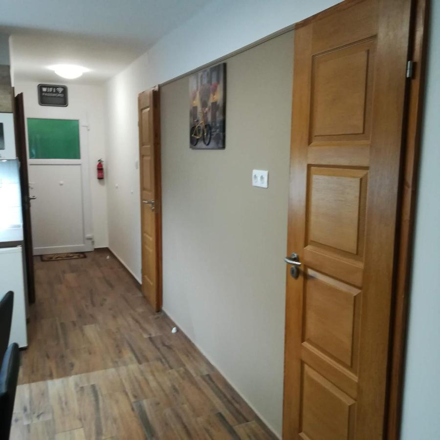 Golden Apartman Orosháza Εξωτερικό φωτογραφία