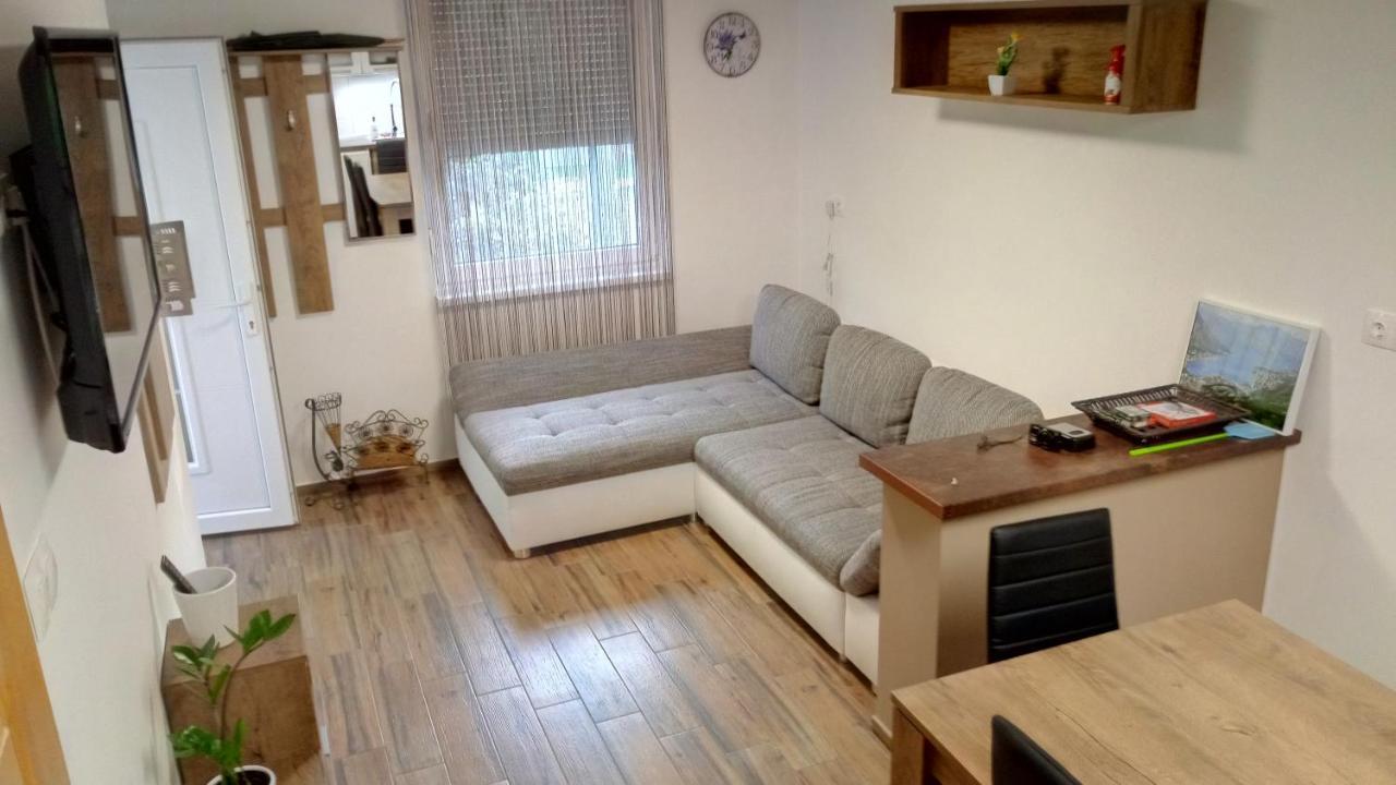 Golden Apartman Orosháza Εξωτερικό φωτογραφία