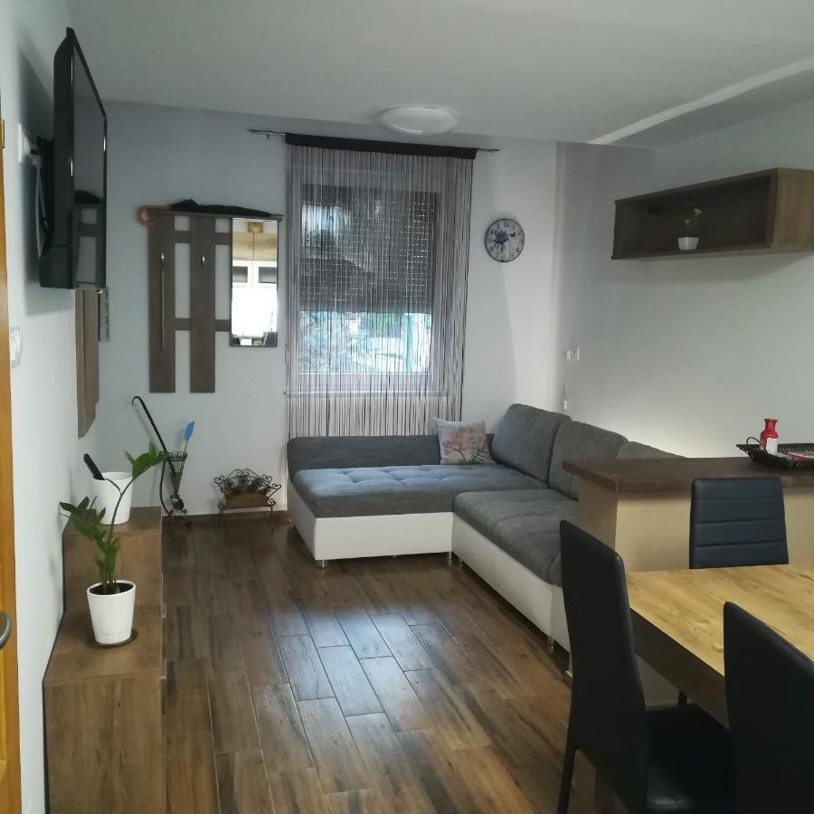 Golden Apartman Orosháza Εξωτερικό φωτογραφία